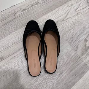 Flattered Malva Black Suede flats